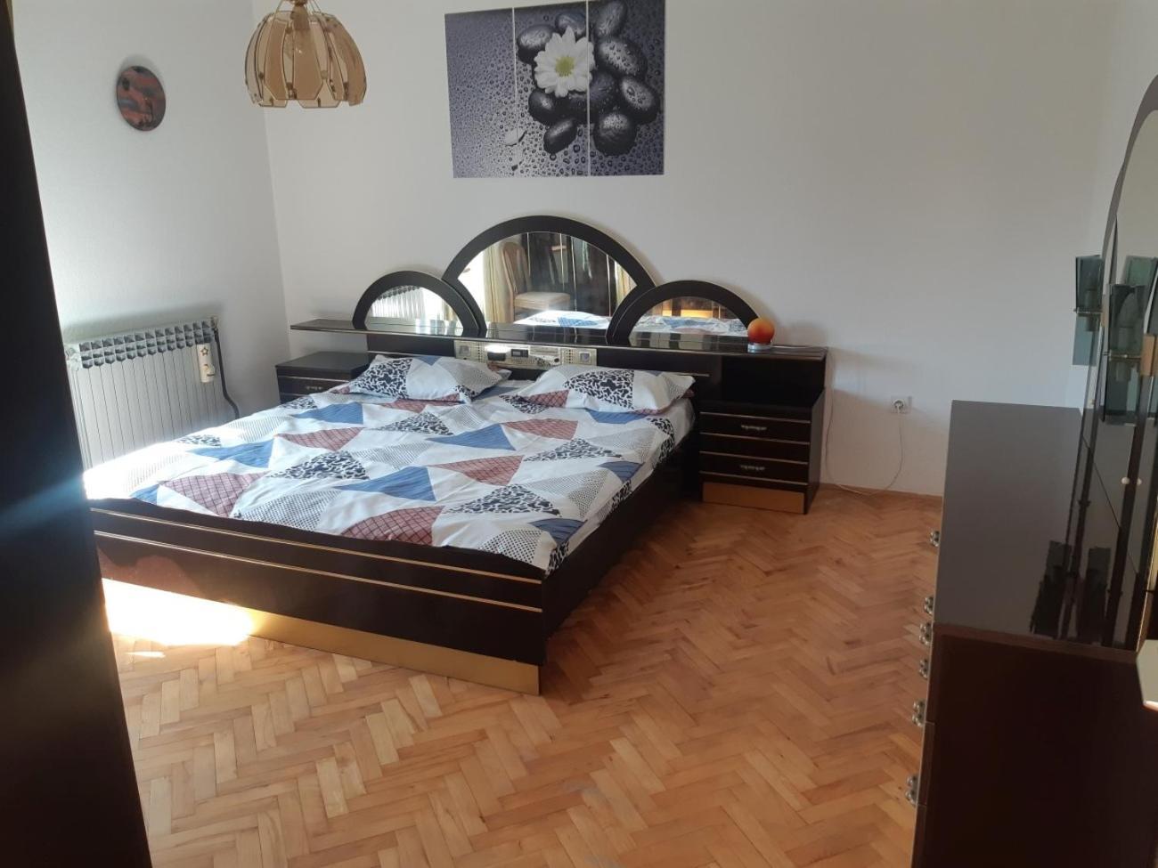 Apartment Marija พูลา ภายนอก รูปภาพ